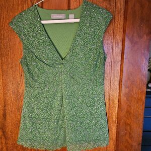 Liz Claiborne Women’s Green & White Printed Sleeveless Blouse – Medium
